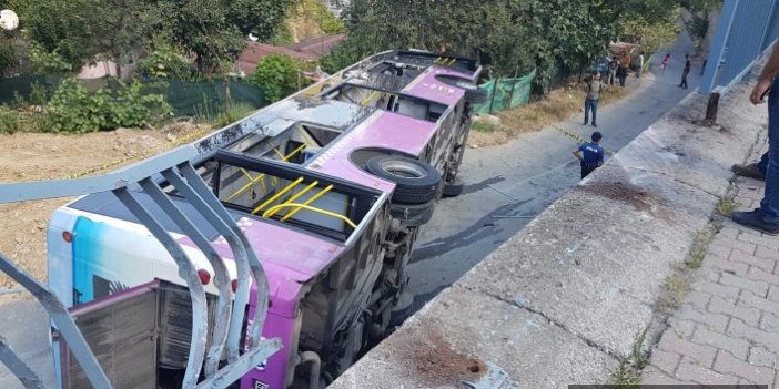 İstanbul'da belediye otobüsü deverildi yaralılar var