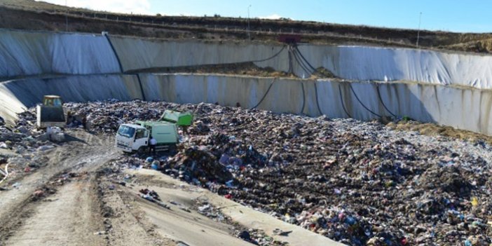 Çöp depolama alanı yaşam alanına dönüştürülüyor