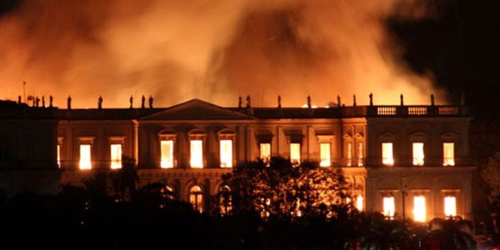 Brezilya'nın en büyük müzesinde yangın çıktı