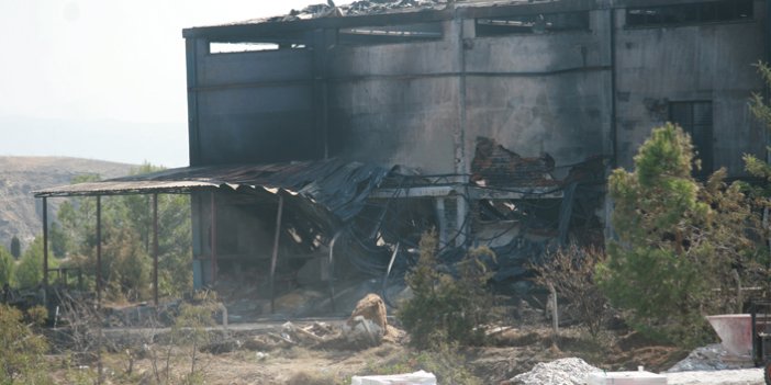 Denizli'deki depo yangınında maddi hasar meydana geldi