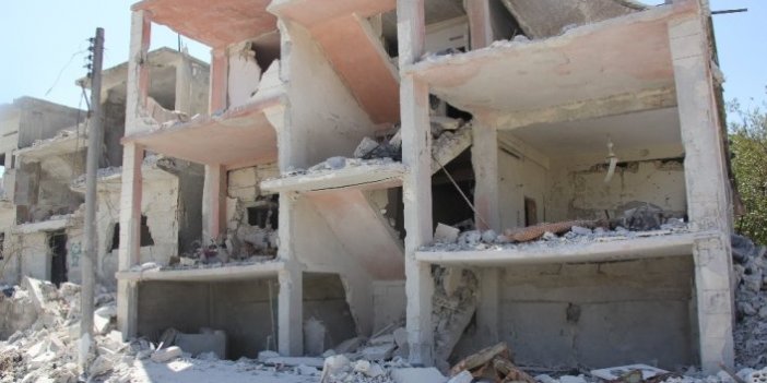 Hava ve kara saldırılarının ardından İdlib’de büyük yıkım