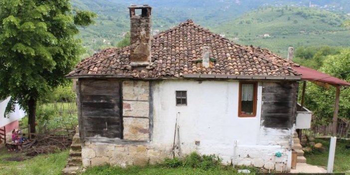 Köylerdeki eski evler tarihi yansıtıyor