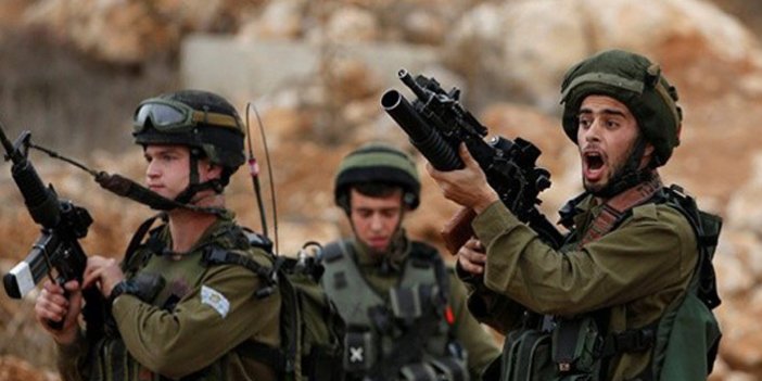 İsrail askerleri, Filistinli gazeteciyi gözaltına aldı