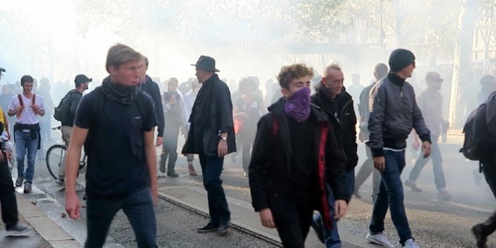 Fransa'da hükümete protesto