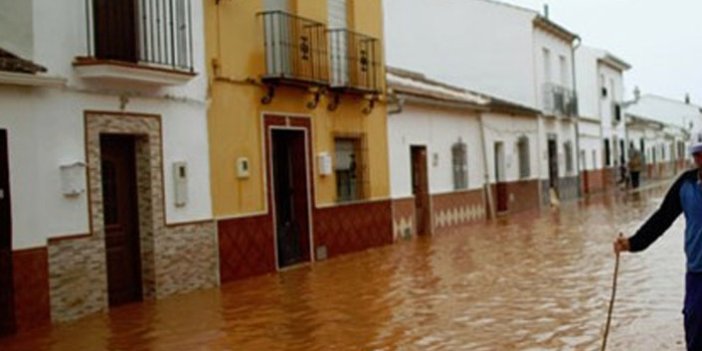 İspanya’daki sel felaketinde ölü sayısı artıyor