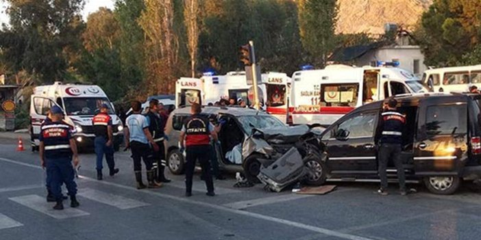 Mersin'de kaza: 2 ölü 7 yaralı