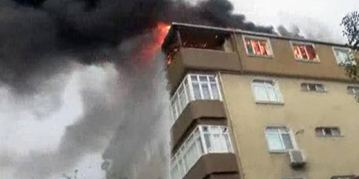 İstanbul Küçükçekmece'de çatı yangını. 12 Ekim 2018