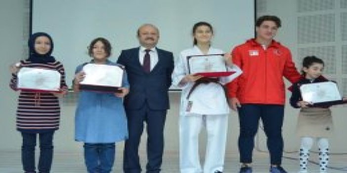 Trabzon'da başarılı öğrencilere ödül