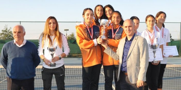Karadeniz Tenis Ligi heyecanı sona erdi