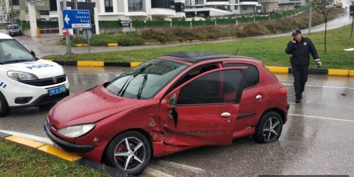 Samsun İlkadım'da trafik kazası! Otomobil sürücüsü kadın yaralandı