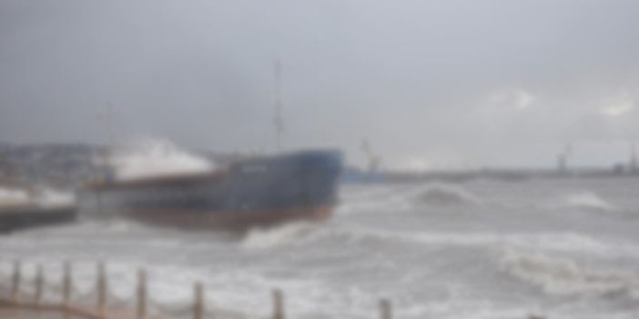 Şiddetli rüzgar balıkçılara zor anlar yaşattı