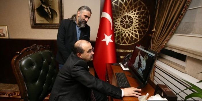 Vali Ustaoğlu "Yılın Fotoğrafları" oylamasına katıldı