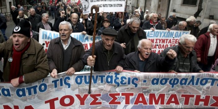 Yunanistan’da emeklilerden maaş protestosu