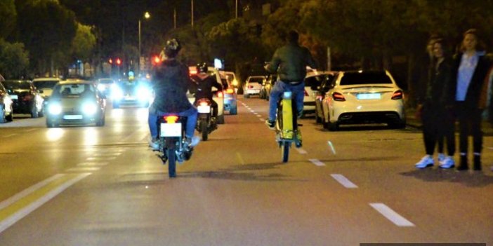 Motosikletli grup ölüme davetiye çıkardı 