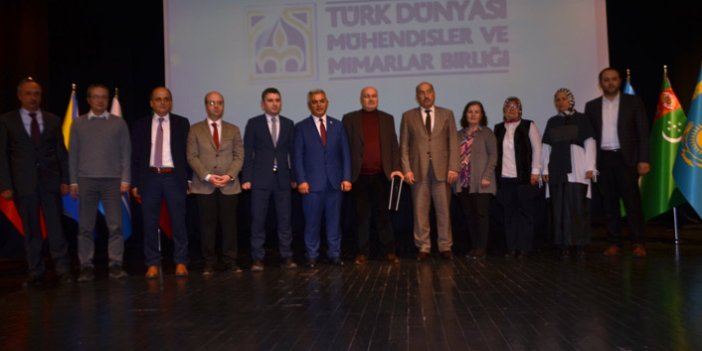 Trabzon'da  Sibirya’dan Anadolu’ya Taştaki Türkler konferansı