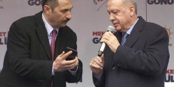 Erdoğan telefonu gördü mitinge ara verdi
