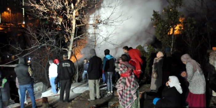 Ankara'da iki gecekondu yandı; 20 kişi evsiz kaldı