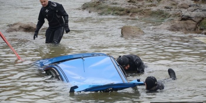 Ordu'daki kazada suya gömülen araç çıkartıldı 