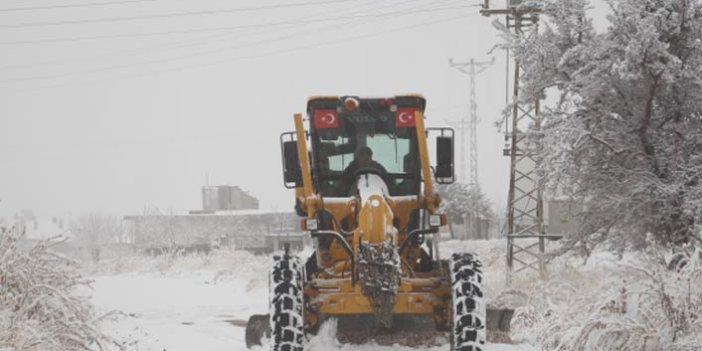 Kar ve tipi nedeniyle 30 kara yolu ulaşıma kapandı