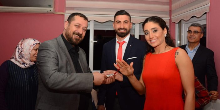 Kayserisporlu Muammer basketbolcu Dila ile nişanlandı