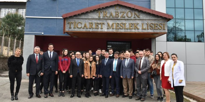 Davut Doğan Trabzon Şehit Ünal Bıçakçı Mesleki ve Teknik Anadolu Lisesi’ni ziyaret etti