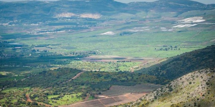 Trump, Golan Tepeleri'ndeki "İsrail egemenliğini" tanıyan kararnameyi yarın imzalayacak
