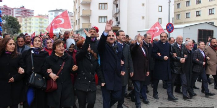 Beşikdüzü Murat Zorluoğlu'nu bağrına bastı
