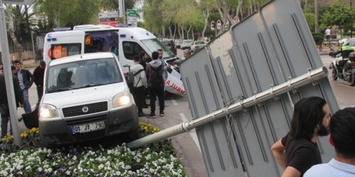Adana'da trafik kazası! Ambulans...