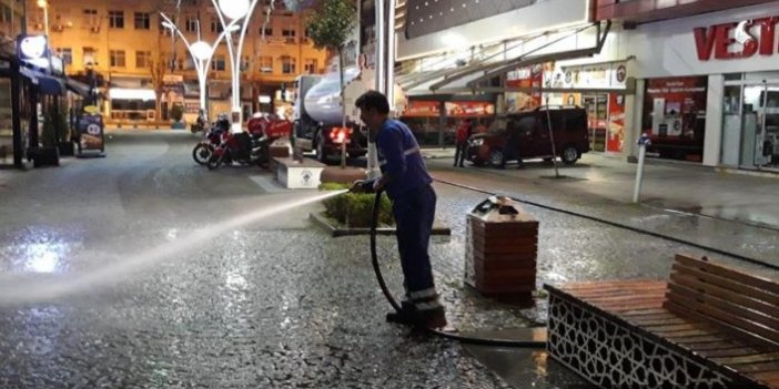 Rize sokakları köpükle yıkanıyor
