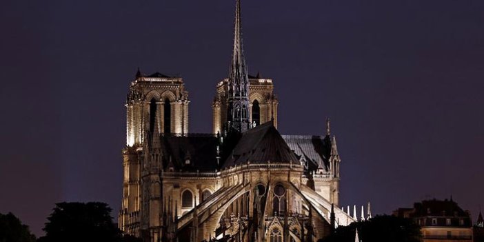 Notre Dame Katedrali’nin yenilemesi için mimarlık yarışması