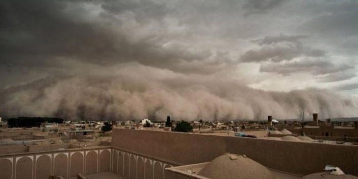 Irak'ta kum fırtınası: 5 ölü!