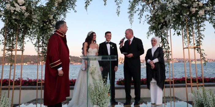 Mesut Özil evlendi! Nikah şahidi bakın kim oldu?