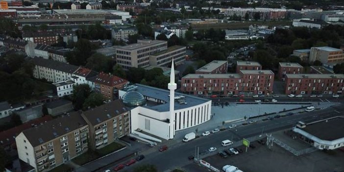 Almanya'da 'Cami Meydanı' açıldı