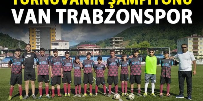 U-14 turnuvasının şampiyonu Van Trabzonspor