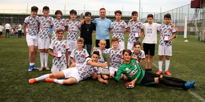 Trabzon'da BNU Altın Kolye futbol Turnuvası sona erdi