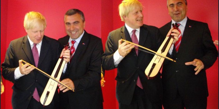 Yeni İngiltere Başbakanı Boris Johnson'un ilginç kemençe totemi! Recep Tayyip Erdoğan gibi...