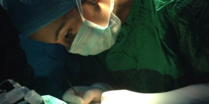 İlk kez prematüre bebeğe ROP operasyonu yapıldı