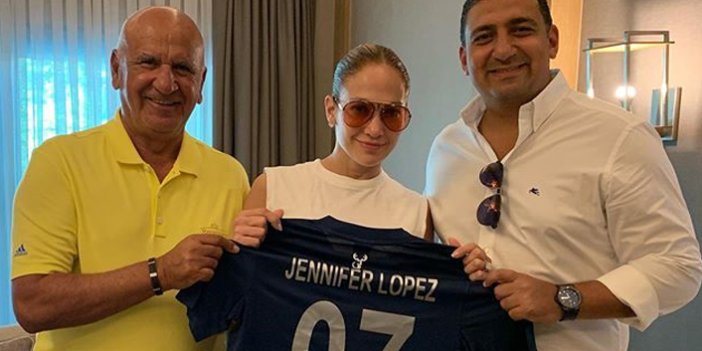 Jennifer Lopez'e Türkiye haritalı Antalyaspor forması