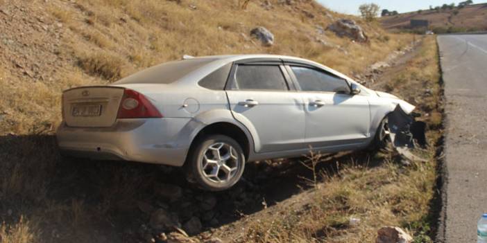 Sivas'ta Otomobil şarampole devrildi! 1 kişi yaralandı. 12 Eylül 2019