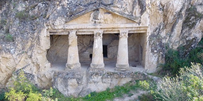 Gizli kalan tarihi mekan: Kaya Mezarlıkları