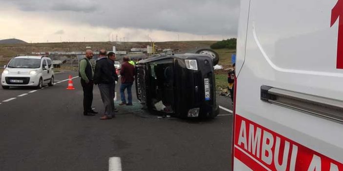 Ardahan'da aynı noktada meydana gelen trafik kazalarında 2 kişi yaralandı