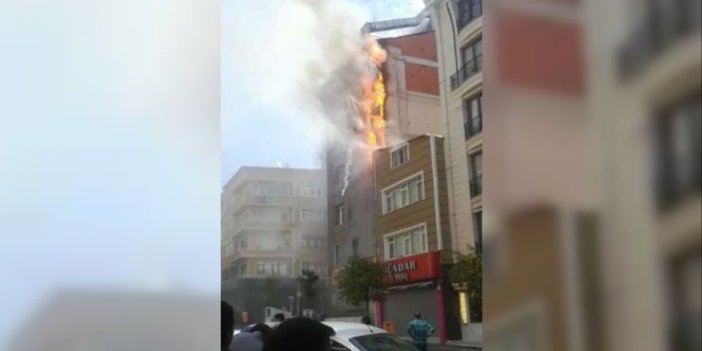 Kağıthane'de 6 katlı bina alev alev yandı