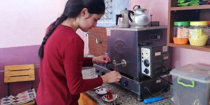 KPSS 84.'sü genç kız çaycılık yapıyor