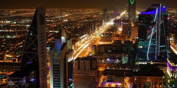 Suudi Arabistan ilk kez turist vizesi verecek