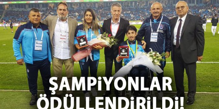 Trabzonspor - Beşiktaş maçı öncesi ödül töreni