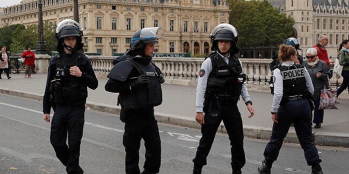Paris'te polislere saldırı: 4 kişi hayatını kaybetti