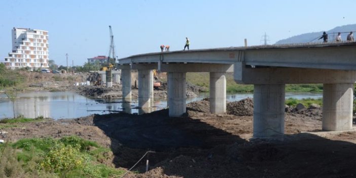 Ordu’da yapımı devam eden Melet Köprüsü, ay sonuna tamamlanıyor