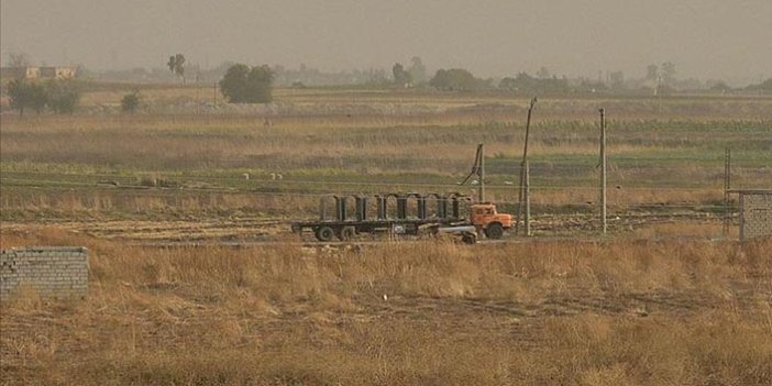 Terör örgütü YPG/PKK'dan sınır hattına beton blok sevkiyatı