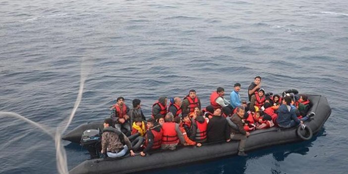 2 lastik botta 93 göçmen yakalandı!