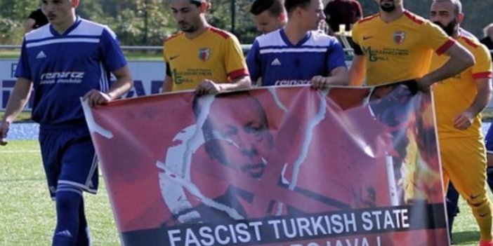 O çirkin pankarta Türkler sessiz kalmadı